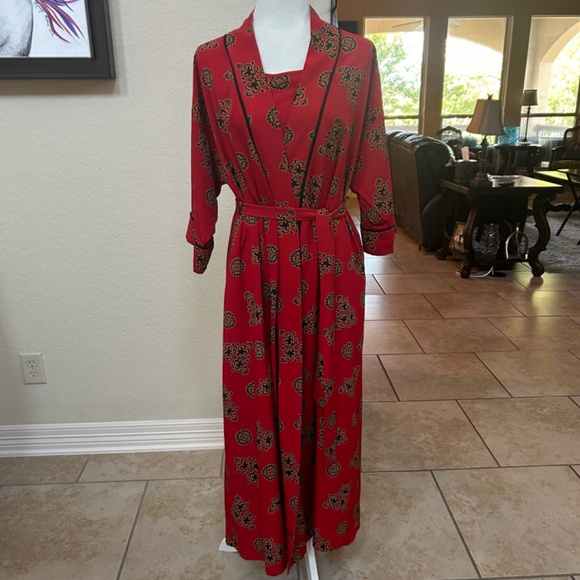 Josie by Natori Nightgown Slip and Robe. 
Size Small - Picture 2 of 12
